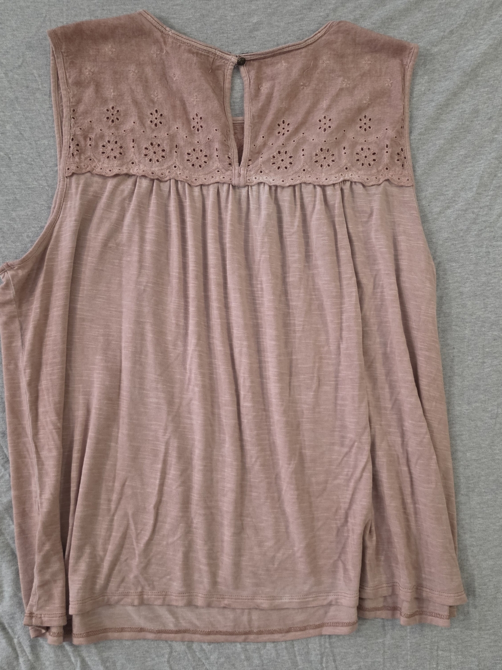 Knox Rose Dusty Rose Embroidered Yoke Sleeveless Tank - Picture 4 of 4